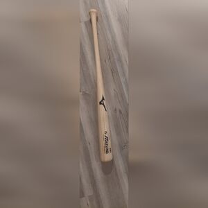 Mizuno Natural Wood Baseball Bat with Black Logo